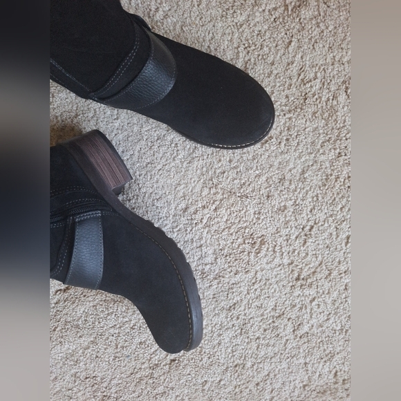 Taos Women’s Black Suede Ankle Boots with Strap Detail – Size 9 - Picture 7 of 8